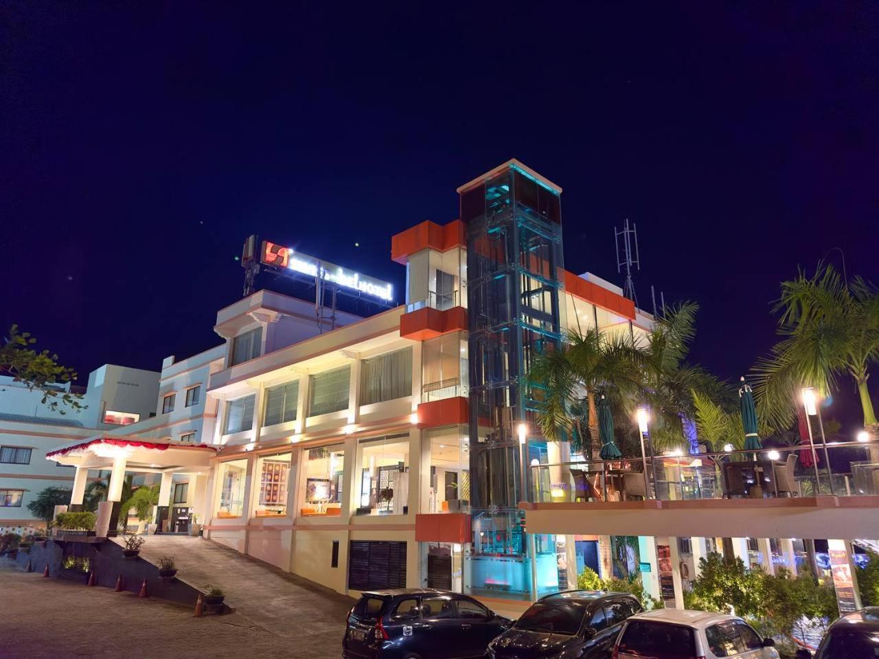 Swiss-Belhotel Silae Palu Exterior foto